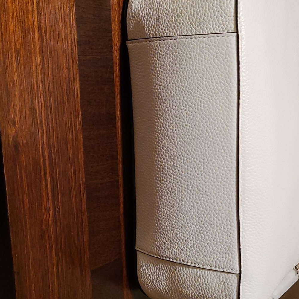 Handbag - Picture 4 of 4